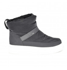 Ugg Ash — Black